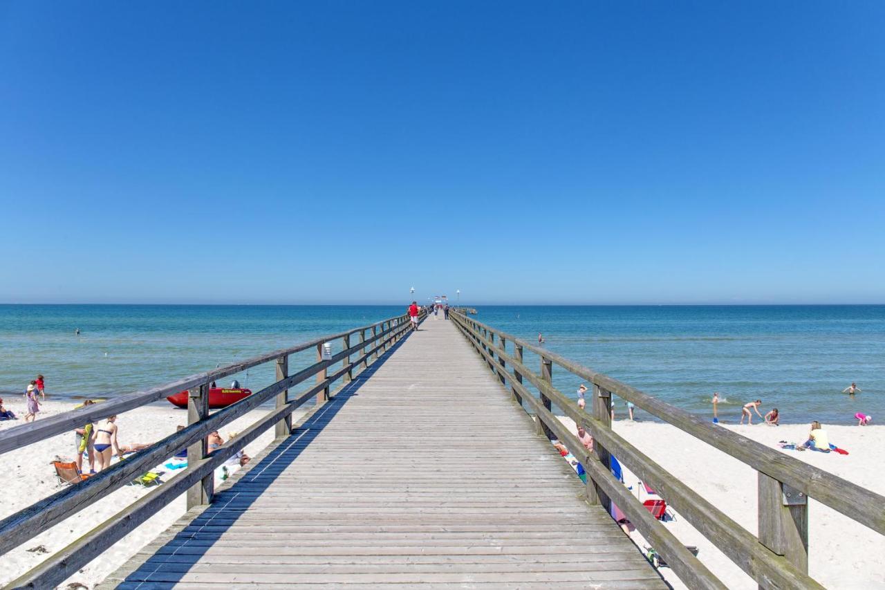 Ferienwohnungen Haus Am Strand Zingst Exterior foto